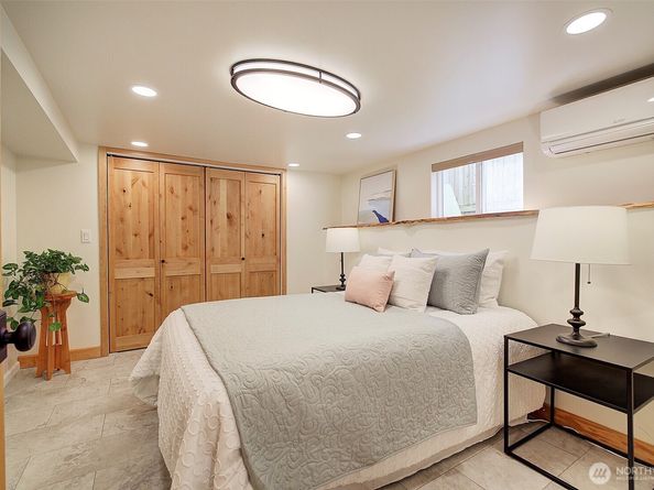 1026 N 48th Street, Seattle WA 98103