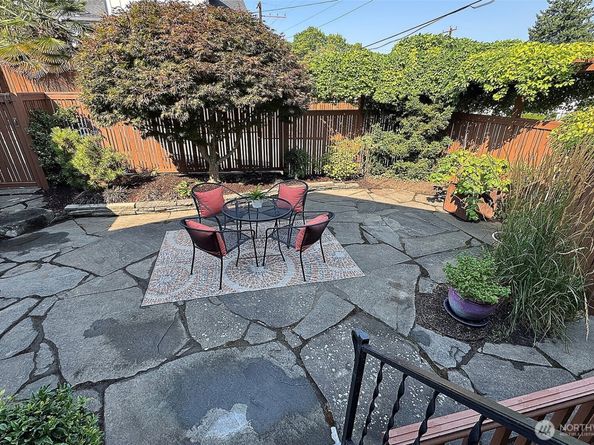 1026 N 48th Street, Seattle WA 98103