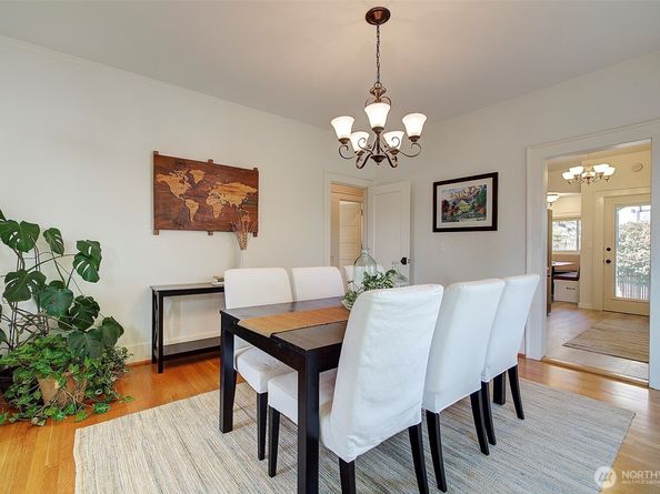 1026 N 48th Street, Seattle WA 98103