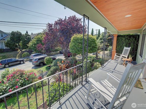 1026 N 48th Street, Seattle WA 98103