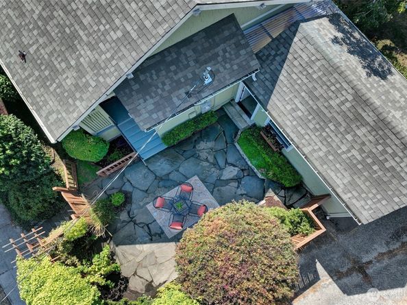 1026 N 48th Street, Seattle WA 98103