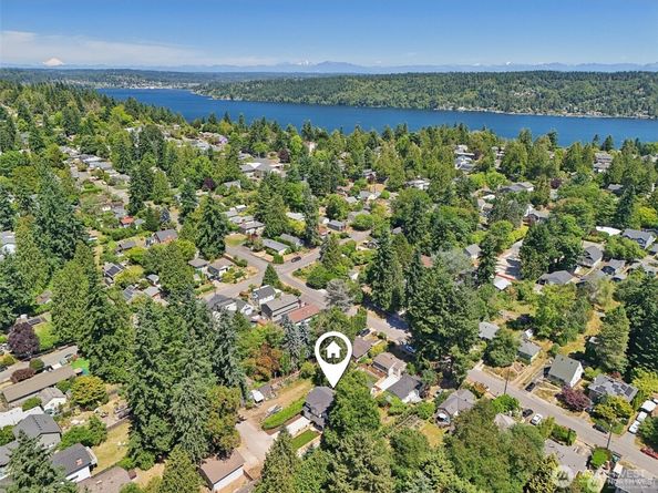 11737 38th Avenue NE A, Seattle WA 98125