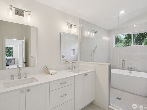11737 38th Avenue NE A, Seattle WA 98125