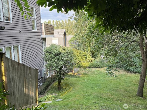 2218 W Raye Street, Seattle WA 98199