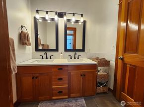 2218 W Raye Street, Seattle WA 98199