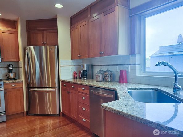 2218 W Raye Street, Seattle WA 98199