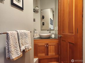 2218 W Raye Street, Seattle WA 98199