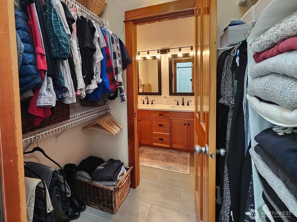 2218 W Raye Street, Seattle WA 98199