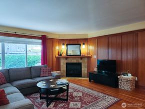 2218 W Raye Street, Seattle WA 98199