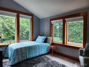 2218 W Raye Street, Seattle WA 98199