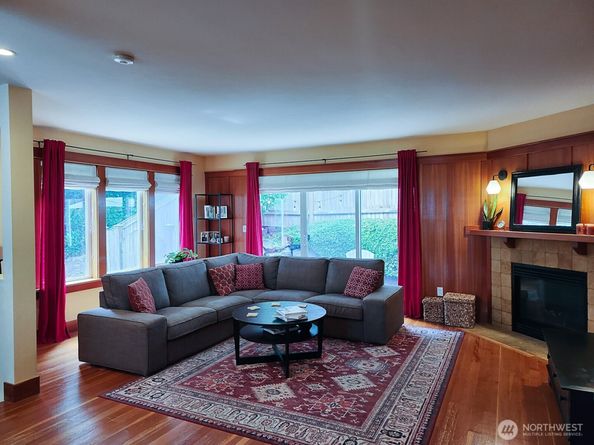2218 W Raye Street, Seattle WA 98199