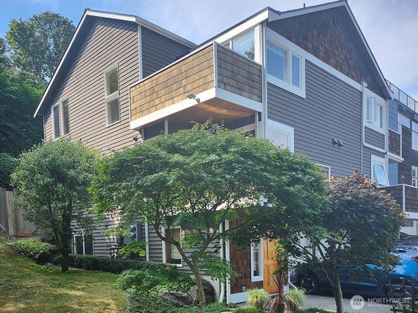 2218 W Raye Street, Seattle WA 98199