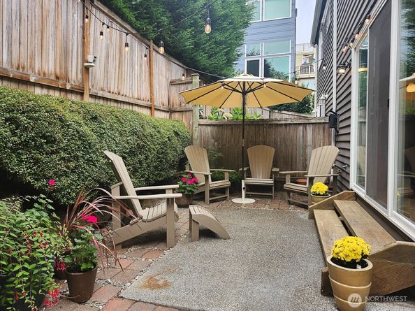 2218 W Raye Street, Seattle WA 98199