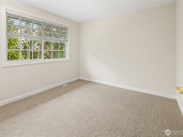 930 179th Place NE, Bellevue WA 98008