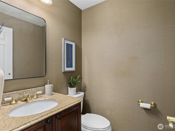 930 179th Place NE, Bellevue WA 98008