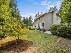 930 179th Place NE, Bellevue WA 98008
