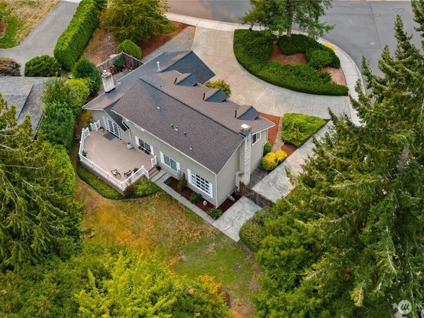 930 179th Place NE, Bellevue WA 98008