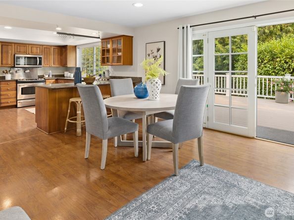930 179th Place NE, Bellevue WA 98008