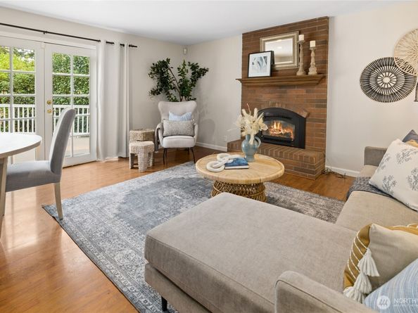 930 179th Place NE, Bellevue WA 98008