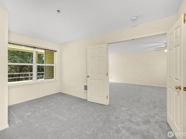 2001 120th Place NE 8104, Everett WA 98208