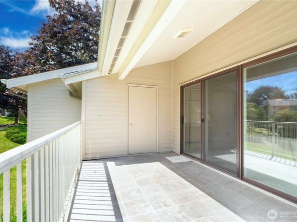 6449 Sand Point Way NE, Seattle WA 98115