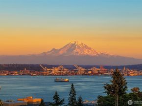 2630 W Lynn Street, Seattle WA 98199