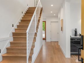 2630 W Lynn Street, Seattle WA 98199