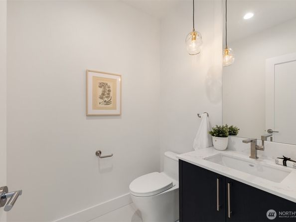 2630 W Lynn Street, Seattle WA 98199