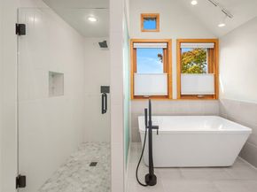 1927 10th Avenue W, Seattle WA 98119