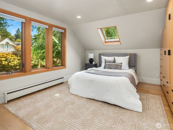 1927 10th Avenue W, Seattle WA 98119