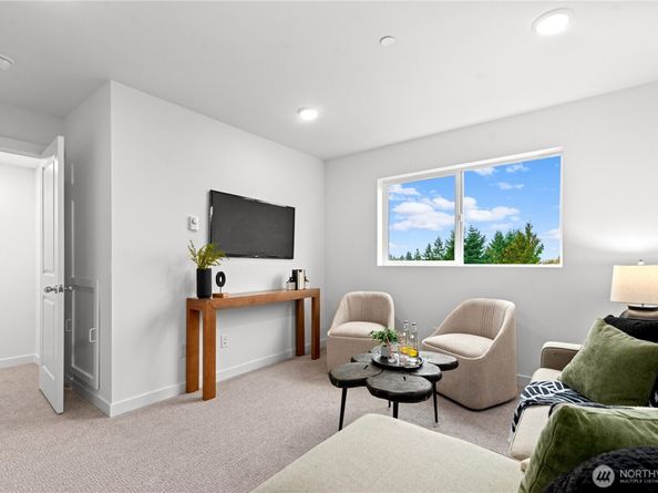 1421 SW 111th Lane, Seattle WA 98164