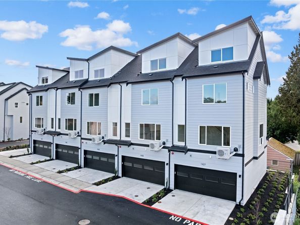 1421 SW 111th Lane, Seattle WA 98164