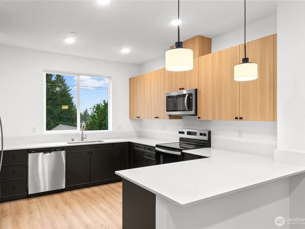 1421 SW 111th Lane, Seattle WA 98164