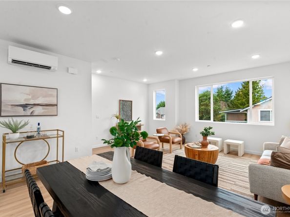 1421 SW 111th Lane, Seattle WA 98164