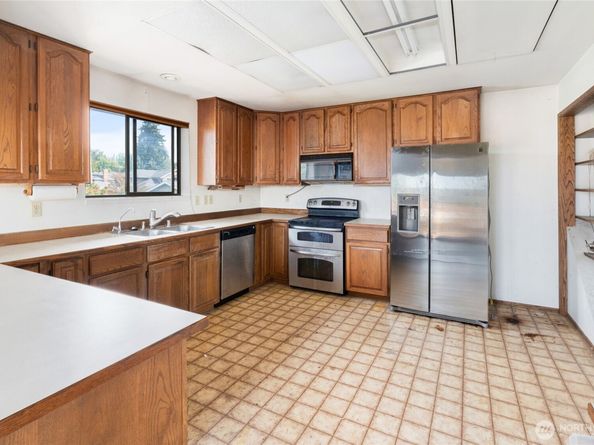 831 Puget Drive, Edmonds WA 98020