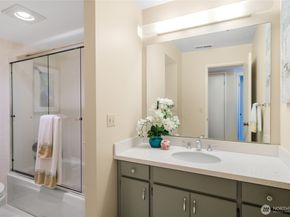 18430 NE 15th Place, Bellevue WA 98008