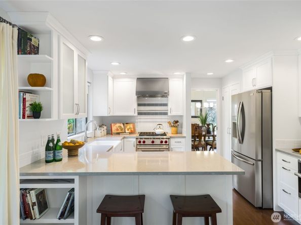 18430 NE 15th Place, Bellevue WA 98008