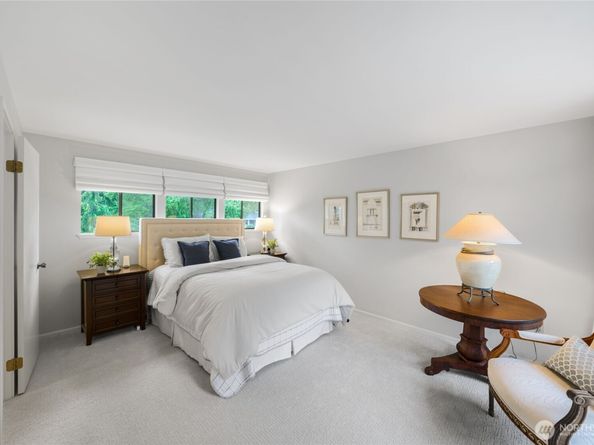 18430 NE 15th Place, Bellevue WA 98008