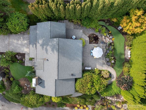 18430 NE 15th Place, Bellevue WA 98008