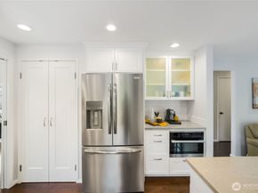 18430 NE 15th Place, Bellevue WA 98008