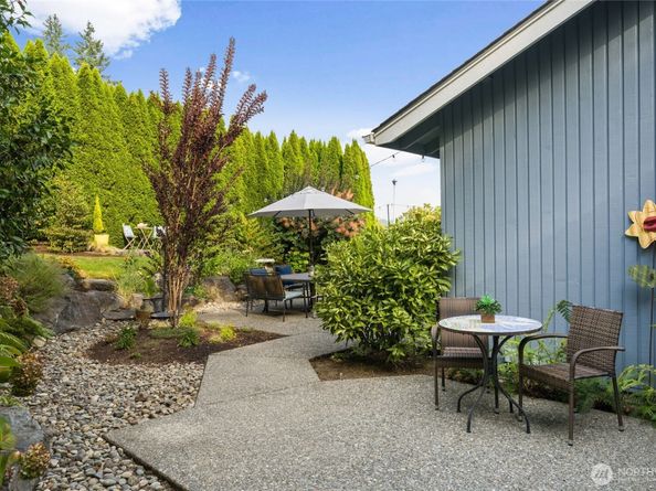 18430 NE 15th Place, Bellevue WA 98008