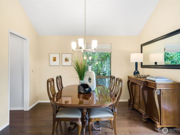 18430 NE 15th Place, Bellevue WA 98008