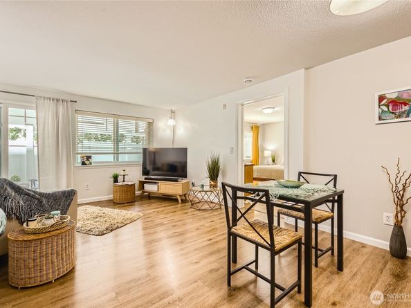 3045 20th Avenue W 108, Seattle WA 98199