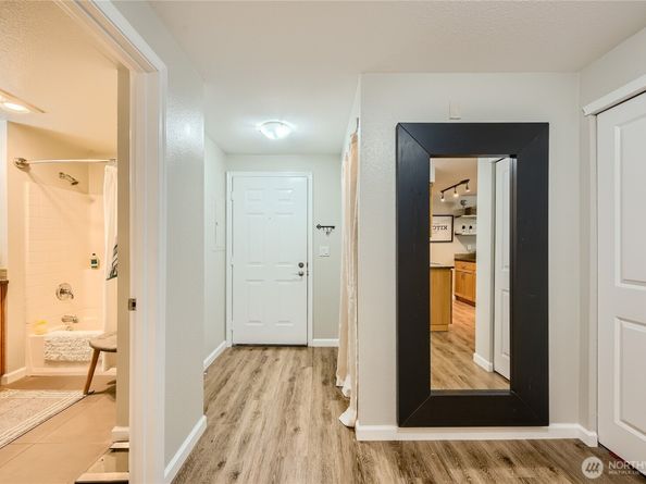 3045 20th Avenue W 108, Seattle WA 98199