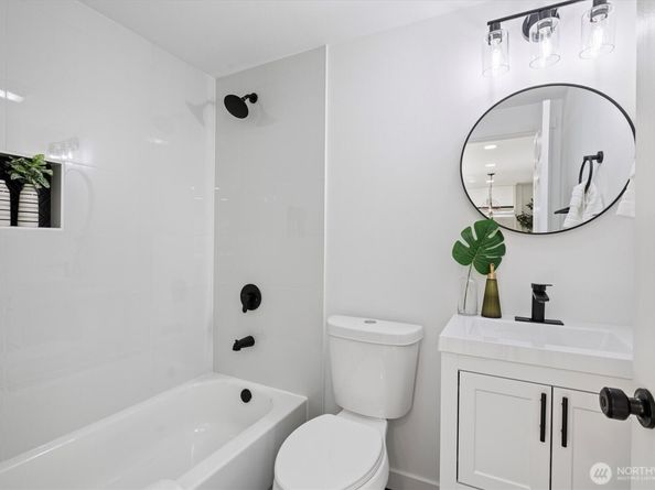 13331 23rd Avenue NE 2, Seattle WA 98125