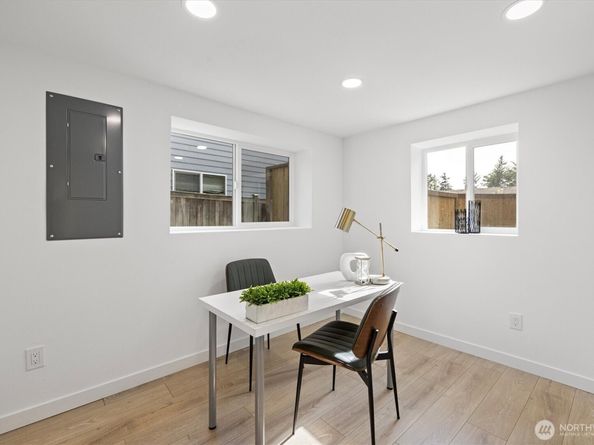 13331 23rd Avenue NE 2, Seattle WA 98125