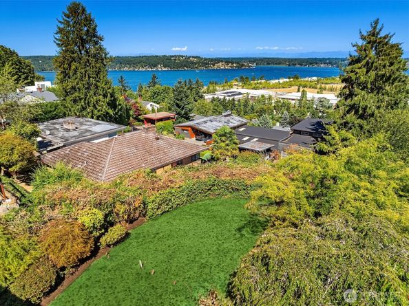 7348 55th Avenue NE, Seattle WA 98115