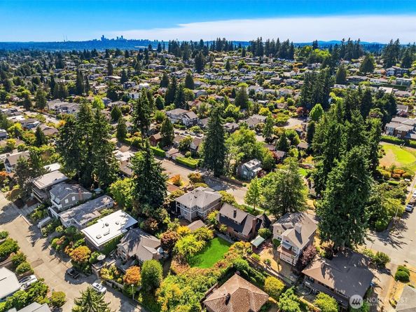 7348 55th Avenue NE, Seattle WA 98115