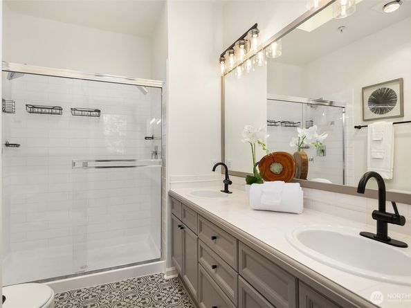 1900 132nd Avenue SE I23, Bellevue WA 98005