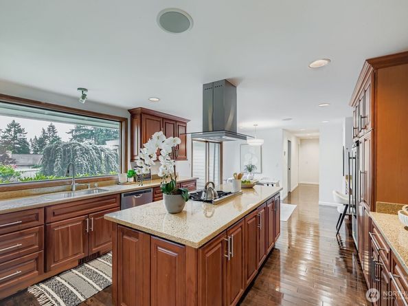 1733 172nd Place NE, Bellevue WA 98008